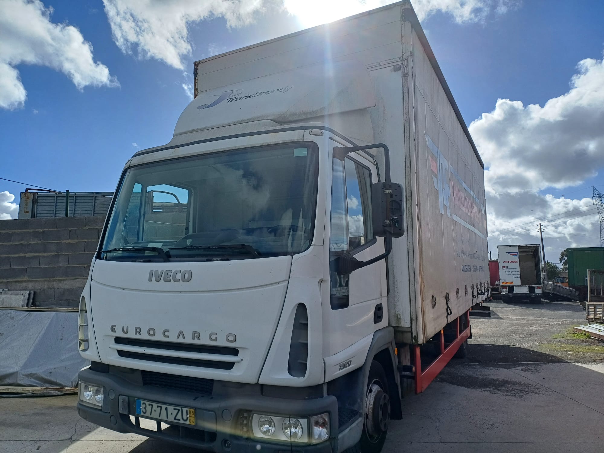 Iveco Eurocargo 75E17 - Ano 2005